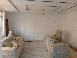 5bdrm Townhouse / Terrace in Gwarinpa Off 3Rd, Life Camp for rent