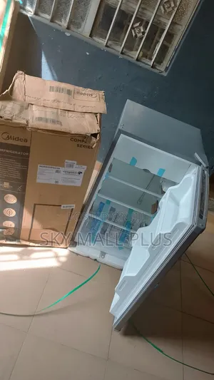 Midea Silver Door Fridge – Modern Design