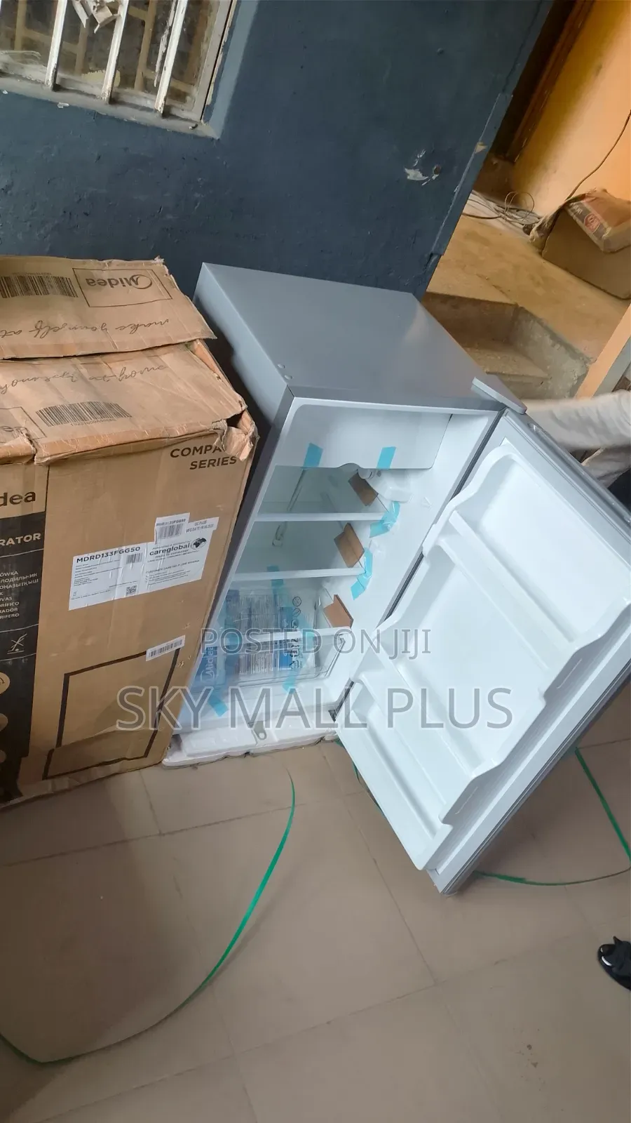 Midea Refrigerator – Easy to Clean