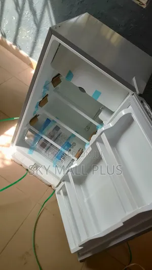 Midea Mini Refrigerator – Portable Size