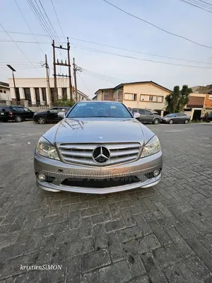 Mercedes-Benz C300 Luxury Sedan AWD (3.0L 6cyl 7A) 2009 Gold