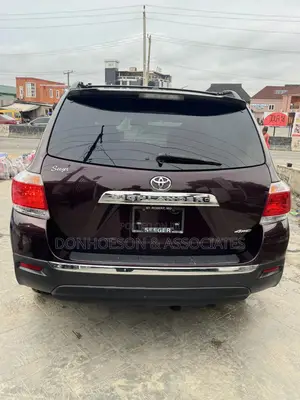 Toyota Highlander SE 3.5L 4WD 2013 Burgundy