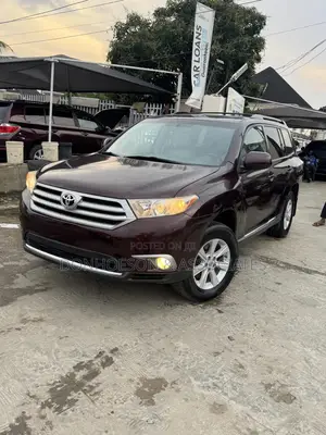 Toyota Highlander SE 3.5L 4WD 2013 Burgundy