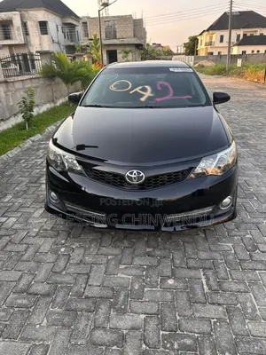 Toyota Camry SE 4dr Sedan (2.5L 4cyl 6A) 2013 Black
