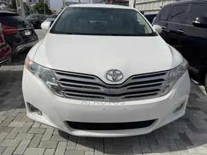 Toyota Venza V6 AWD 2010 White