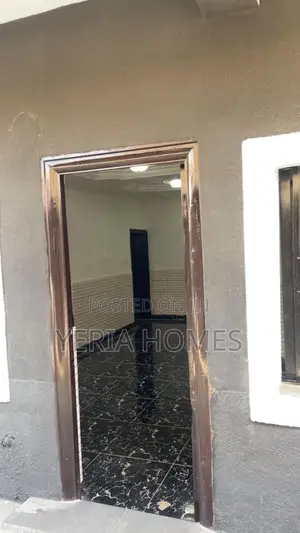 3bdrm Apartment in Lekki Phase 1 for rent