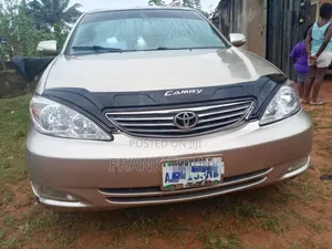 Toyota Camry 2005 Gold