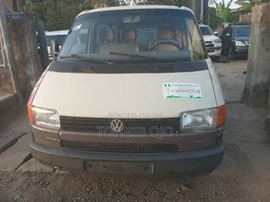 Volkswagen Transporter 2002 White