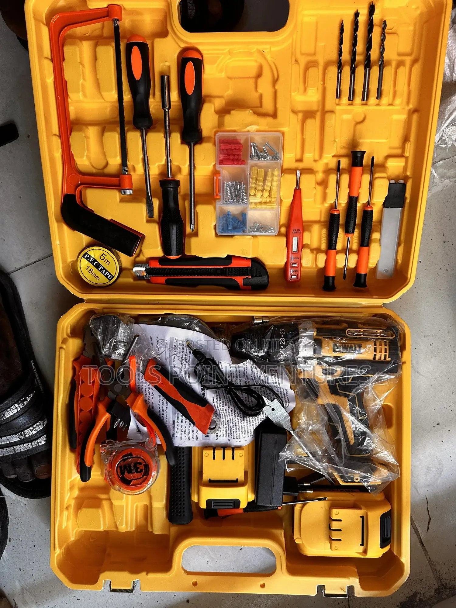 Dewalt Tools Set With Cordless Screwing Machine