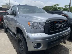Toyota Tundra CrewMax 4x4 Platinum 5.7L V8 2013 Silver