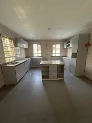 3bdrm Apartment in Ikeja GRA for rent