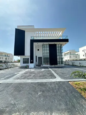 7bdrm House in Ikate for sale