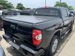 Toyota Tundra Limited 5.7L V8 4x4 Double Cab 6.6 ft. box 145.7 in. WB
