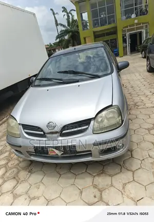 Nissan Almera Tino 2004 Silver