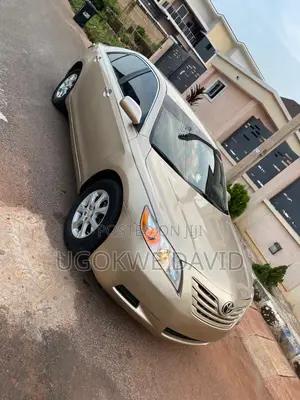 Toyota Camry 2010 Gold
