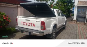 Toyota Hilux SR5 4x4 2013 White