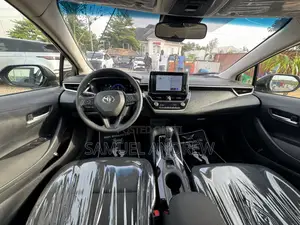 Toyota Corolla Hybrid SE 2025 Black
