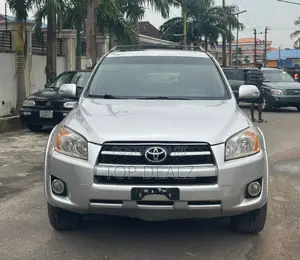 Toyota RAV4 2010 Silver
