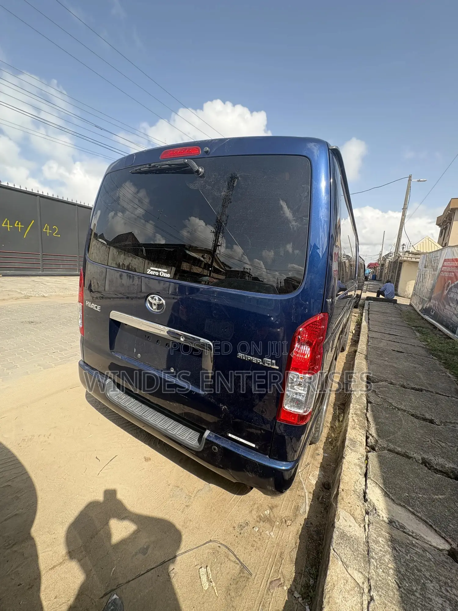 Toyota HiAce 2010 Blue