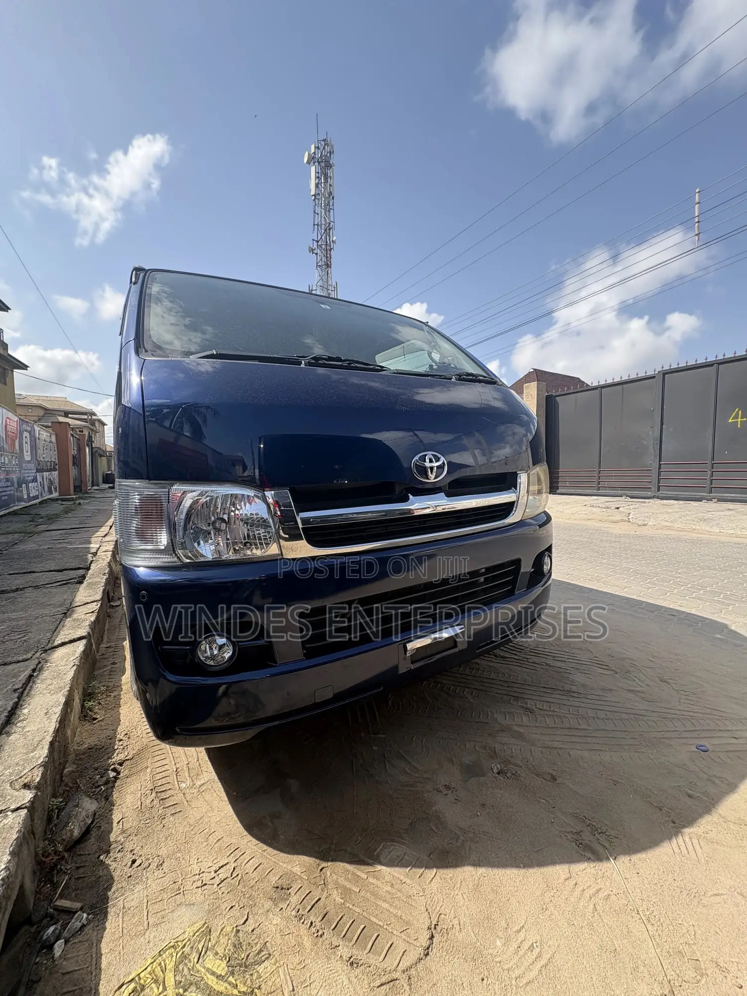 Toyota HiAce 2010 Blue
