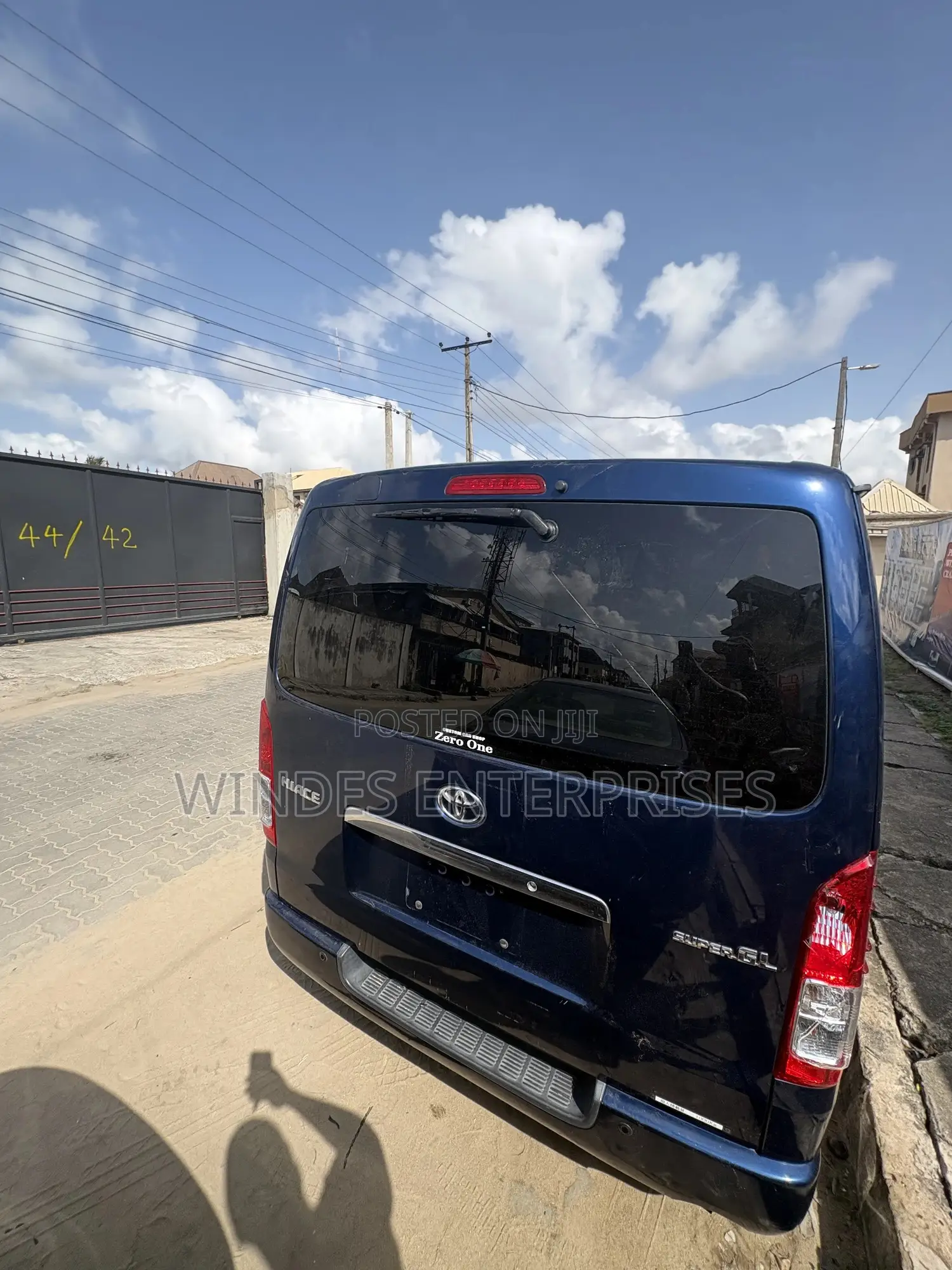 Toyota HiAce 2010 Blue