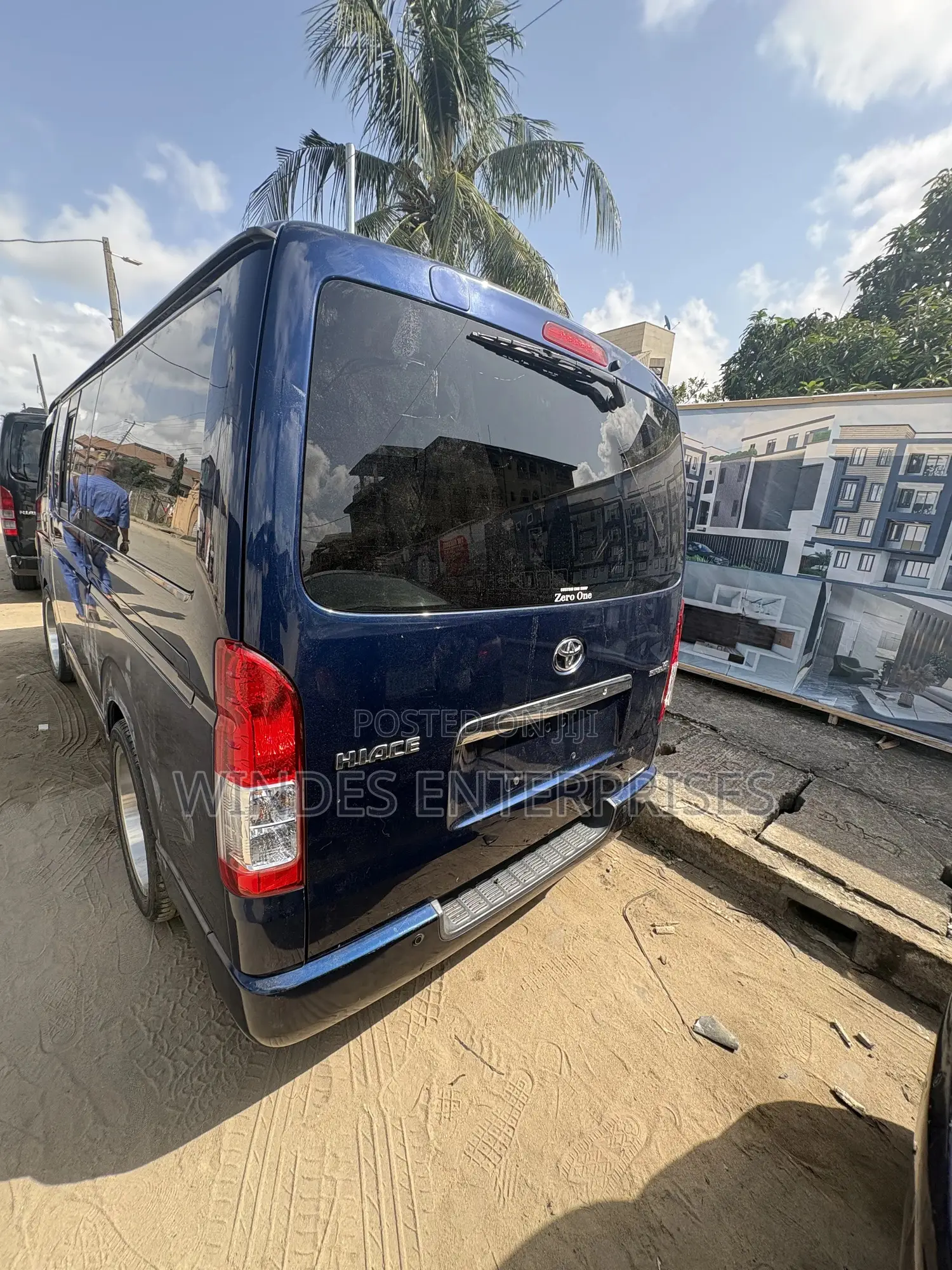 Toyota HiAce 2010 Blue