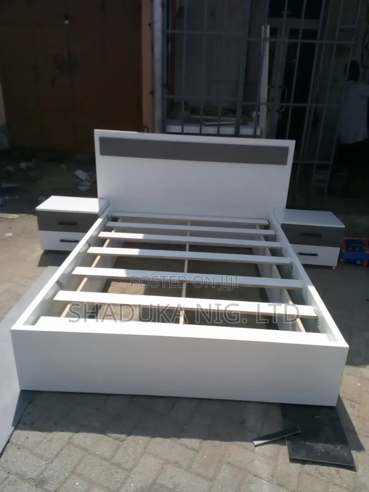 Foreign Bed,