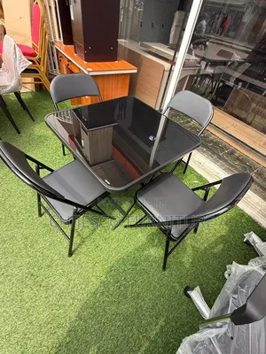 High Quality Set Glass Restaurant Table and Chairs