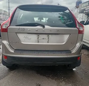 Volvo XC60 3.2 FWD 2011 Gold