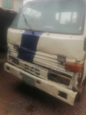 Toyota Dyna 6tires Petrol