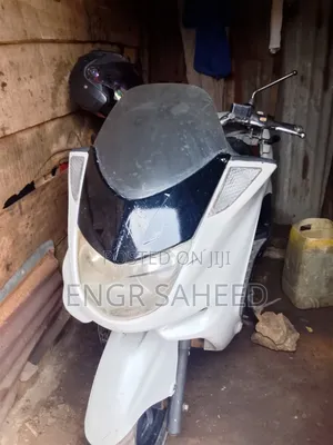 Yamaha Majesty 2005