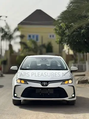 Toyota Corolla 2024 White