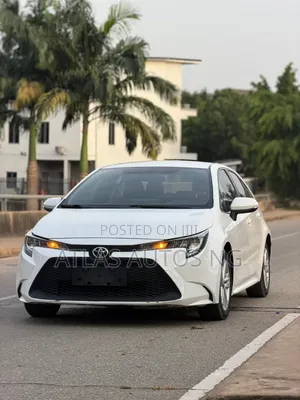 Toyota Corolla XSE 2021 White