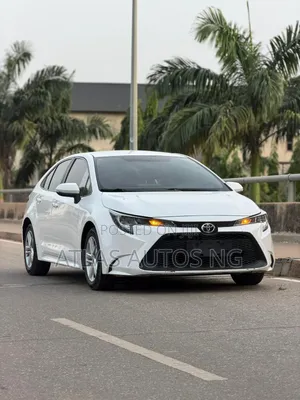 Toyota Corolla XSE 2021 White