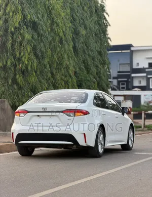 Toyota Corolla XSE 2021 White