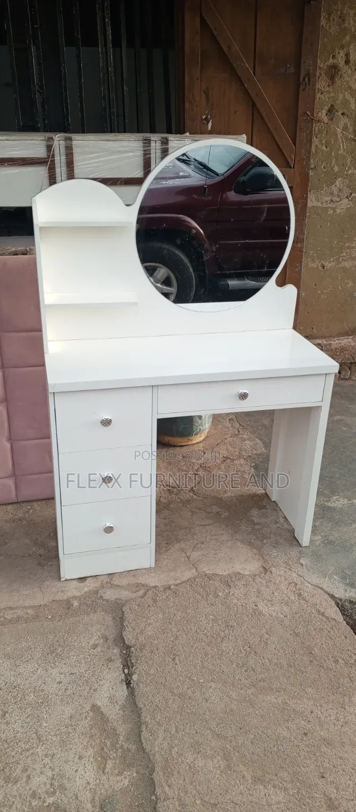 Beautiful Vanity Table/ Dresser