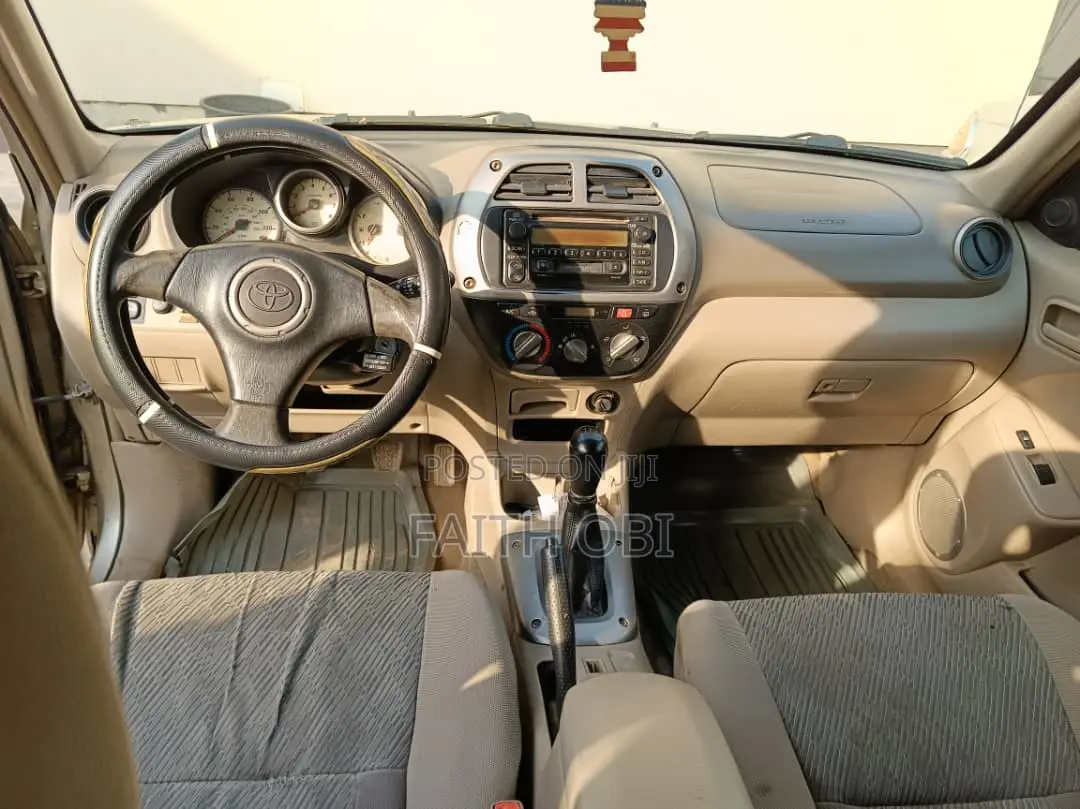 Toyota RAV4 2002 Beige