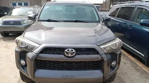 Toyota 4-Runner SR5 4dr SUV 4WD (4.0L 6cyl 5A) 2015 Gray