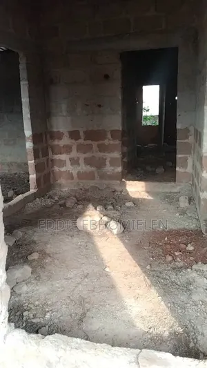 4 Bedroom Building