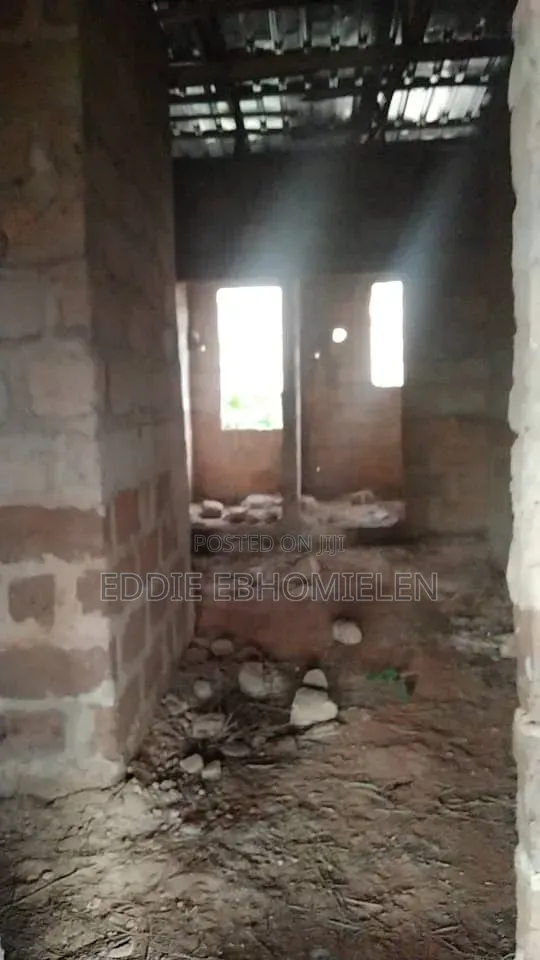 4 Bedroom Building