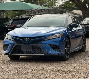 Toyota Camry XSE V6 (3.5L V6 8A) 2019 Blue