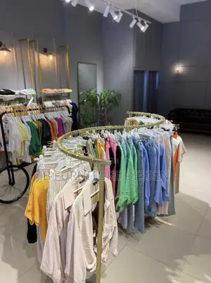 Curved Commercial Clothing Rack