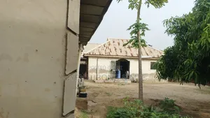 6bdrm Block of Flats in Karu for sale