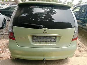 Mitsubishi Grandis 2012 Green