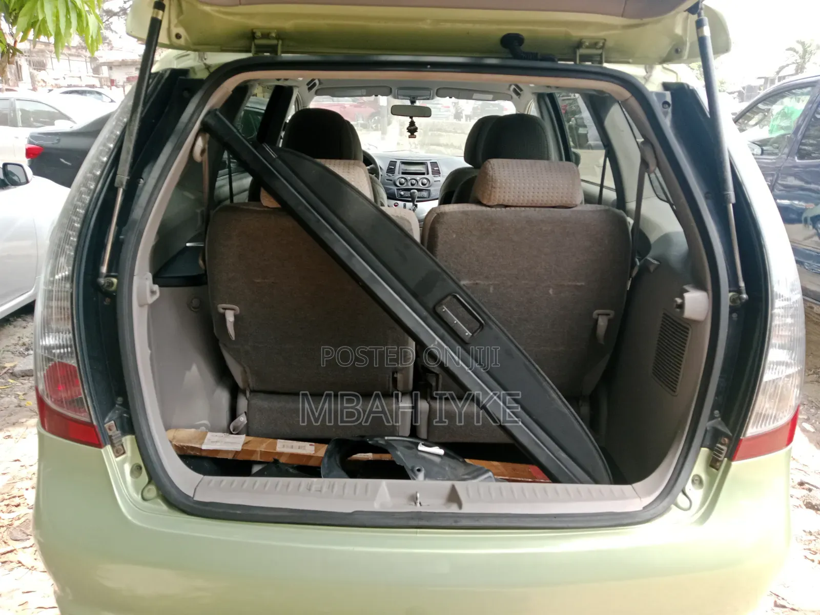 Mitsubishi Grandis 2012 Green
