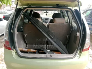 Mitsubishi Grandis 2012 Green