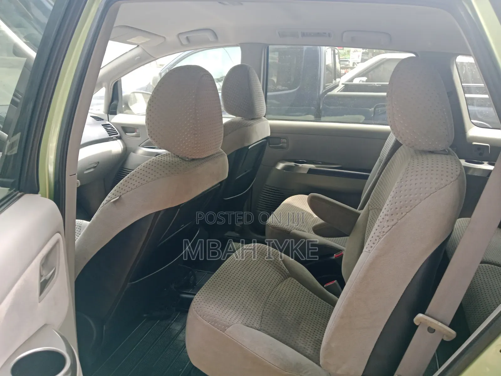 Mitsubishi Grandis 2012 Green