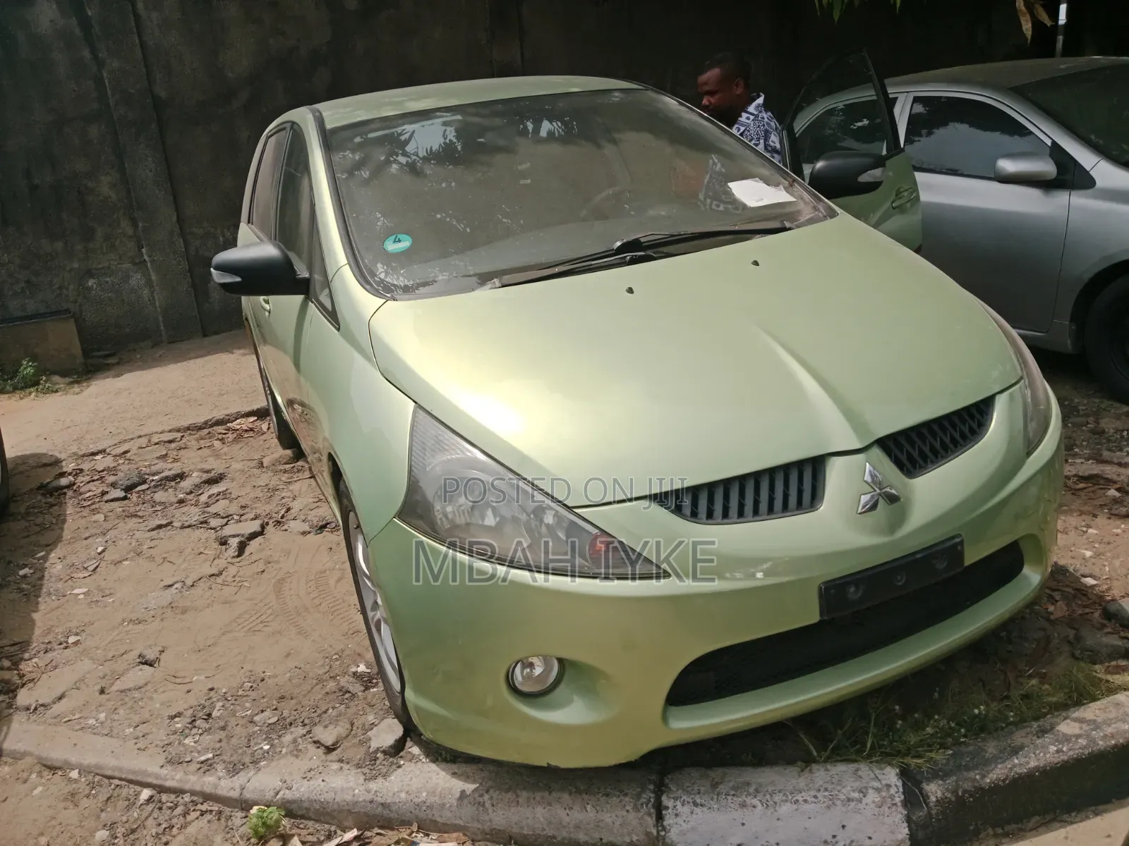 Mitsubishi Grandis 2012 Green