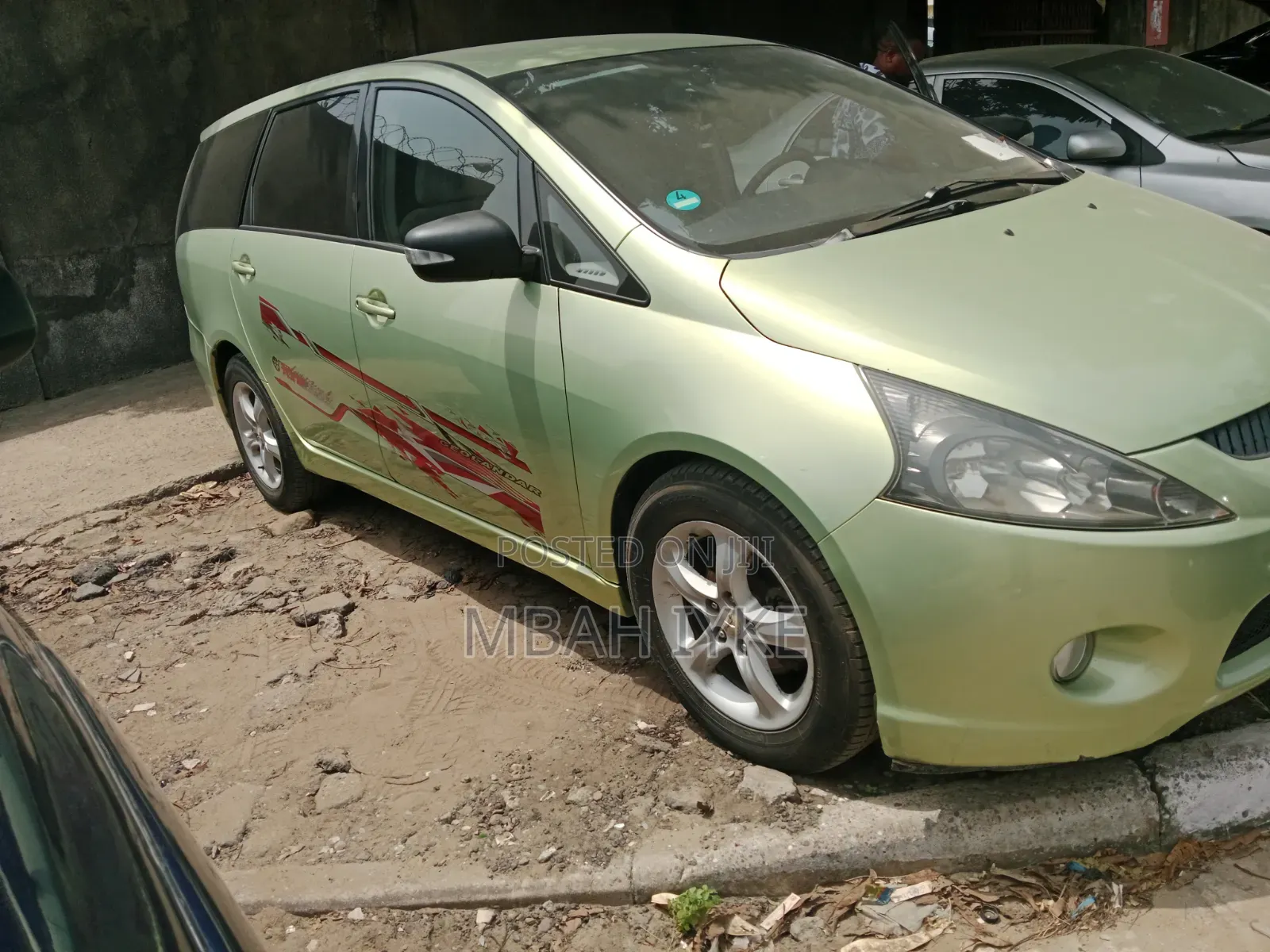 Mitsubishi Grandis 2012 Green