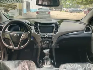 Hyundai Santa Fe SE AWD 2016 Brown